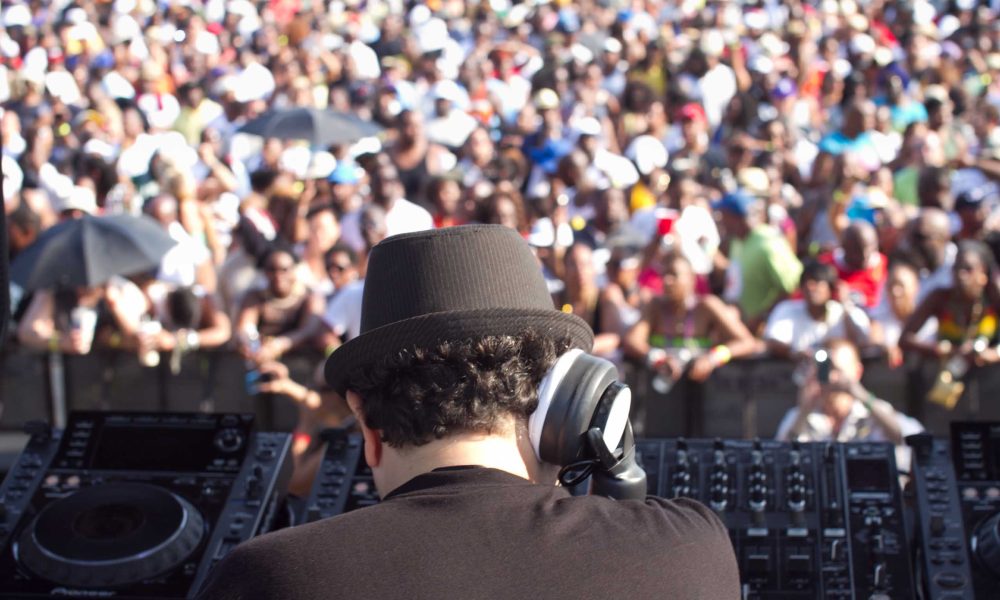 Louie Vega from New York was the first DJ not from Chicago to be the featured DJ at the Chosen Few Picnic.