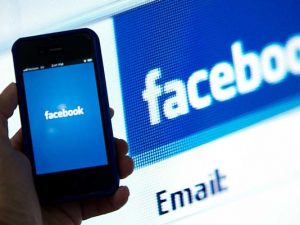 1379436370000-facebook1