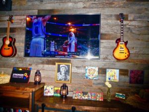 South Pointe Tavern (Dwight Brown)