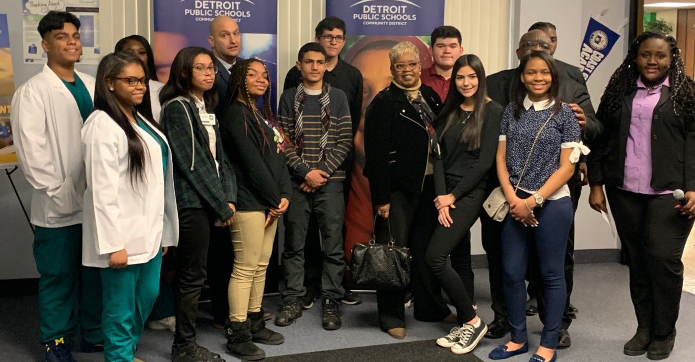 Students from Detroit DSA, Southeastern, Western, and Ben Carson take a picture with Dr. Nikolai Vitti, Dr. Curtis L. Ivery, and Deborah Hunter-Harvill.