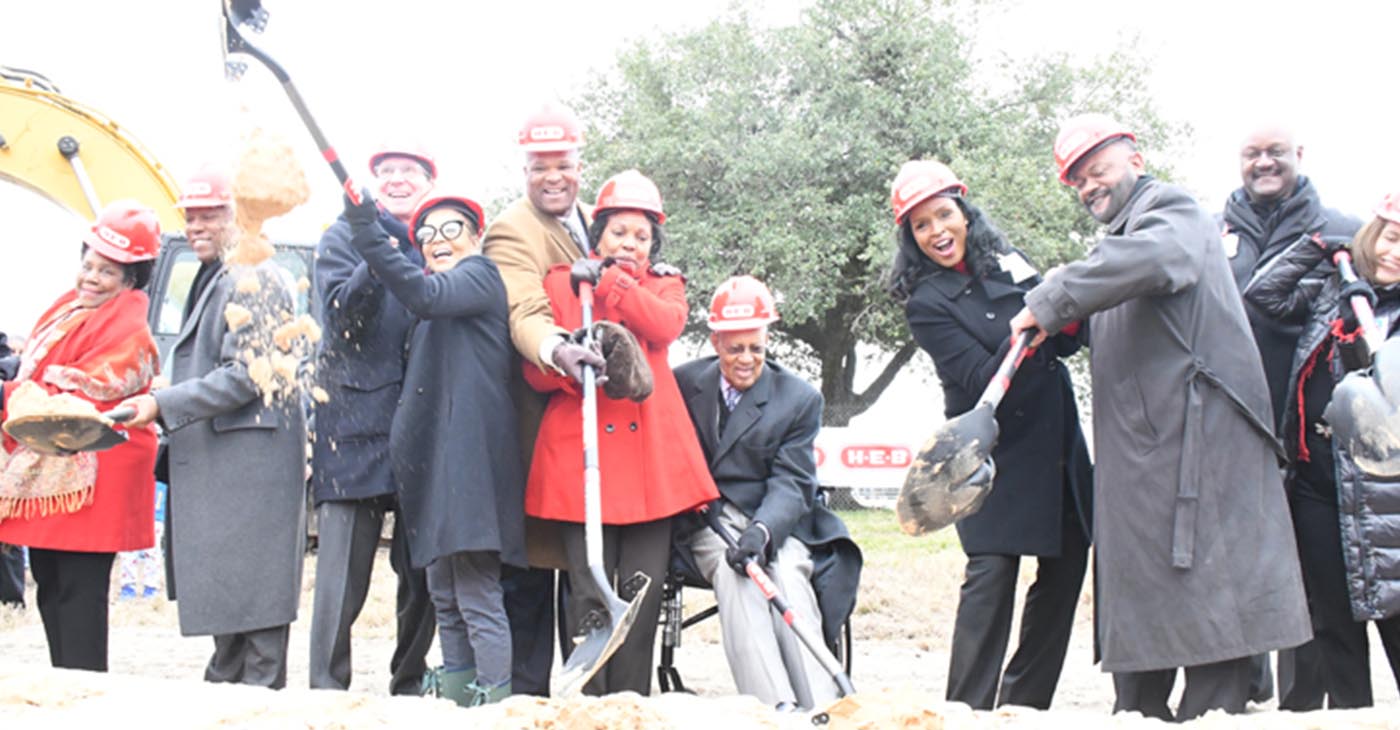 Several dignitaries and H-E-B executives took part in the groundbreaking of the new H-E-B MacGregor Market including those pictured: Congresswoman Sheila Jackson Lee; Mayor Sylvester Turner; H-E-B Houston President Scott McClelland; Kathy Griffin; Council Member Dwight Boykins and wife Genora Boykins; Rev. William A. Lawson; Winell Herron, H-E-B Group VP for Public Affairs, Diversity and Environmental Affairs; Terry Williams, H-E-B Regional Vice President; James Harris, Director, Diversity & Inclusion and Supplier Diversity; and Lisa Helfman, H-E-B Houston Director of Real Estate. Photo by Jared R. Gilmore of J. Raphael’s Photography