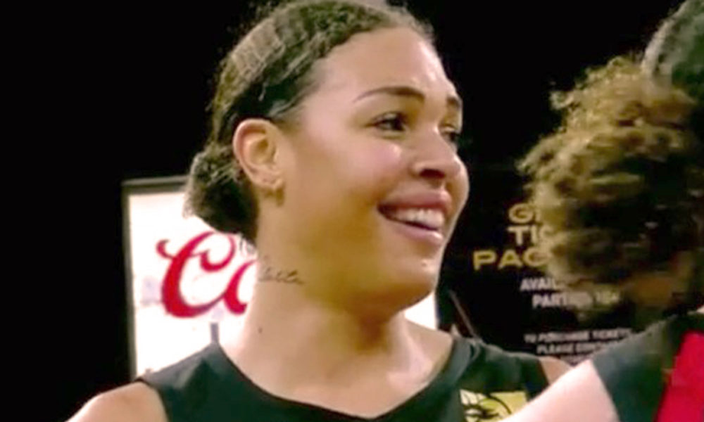 Las Vegas center Liz Cambage (Courtesy of Twitter)