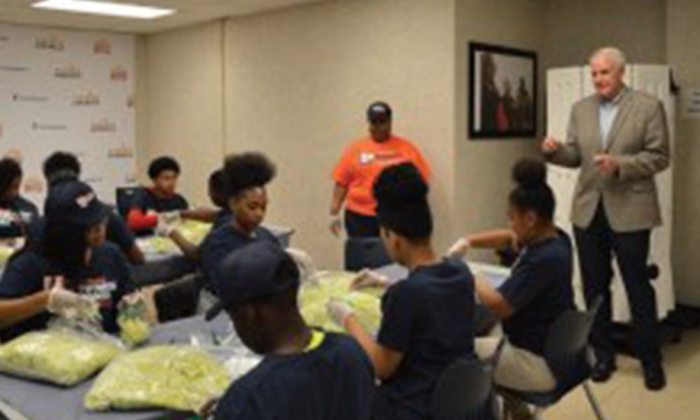 Mayor Tom Barrett created the Earn & Learn program so that young people could have a quality work experience. (Photo by: Ana Martinez-Ortiz)