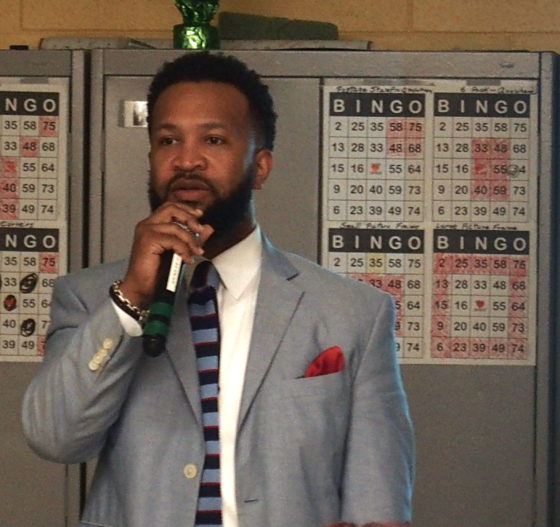 Antonio Burt, the chief academic officer for Shelby County Schools, speaks to parents and teachers about the district’s upcoming second grade retention policy and strategies to improve reading. (Photo by: Laura Faith Kebede/Chalkbeat)