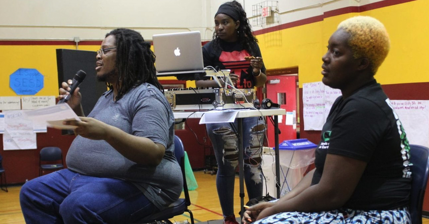 At a Friends of The Earth event at the Bickford Senior Center, activists paused to explain the “Memphis Save Energy Save Dollars” proposal. (Photo: Lee Eric Smith)