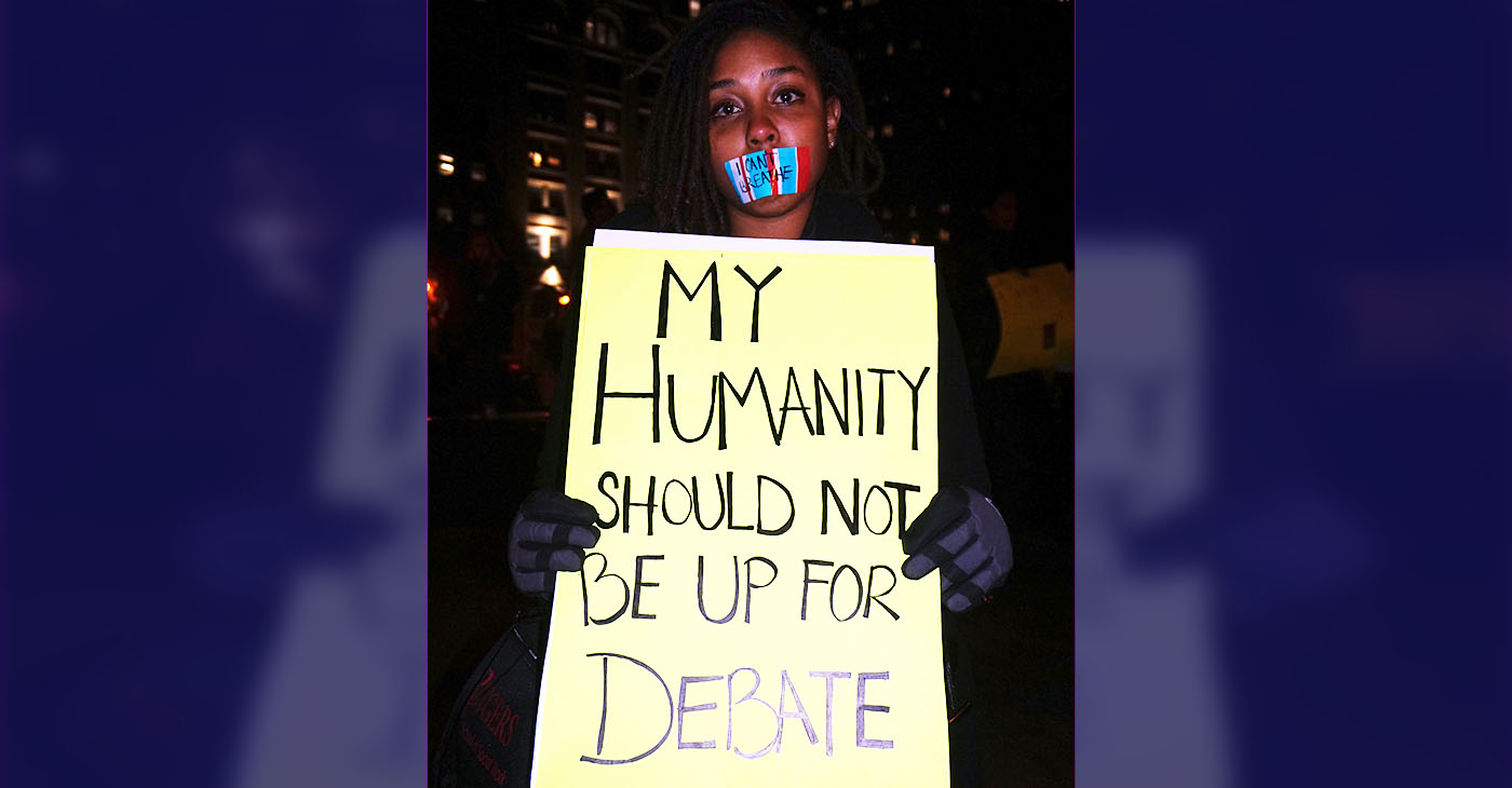 The video of Garner begging for his life and repeating the words “I can’t breathe” eleven times, catapulted the case into the national spotlight and made it an often-mentioned example of police brutality. (Photo: Eric Garner Protest 4th December 2014, Manhattan, NYC. This image was originally posted to Flickr by The All-Nite Images at https://flickr.com/photos/7278633@N04/15327384664. It was reviewed on 6 November 2015 by FlickreviewR and was confirmed to be licensed under the terms of the cc-by-sa-2.0.)