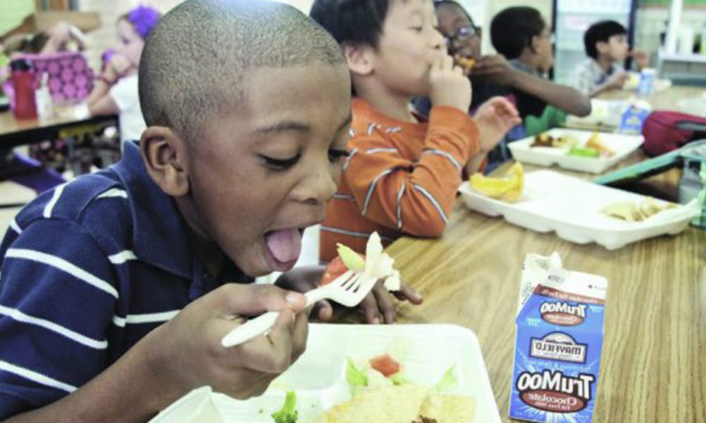 School lunch (Photo courtesy of EdSource by Amanda Mills | Pixnio)