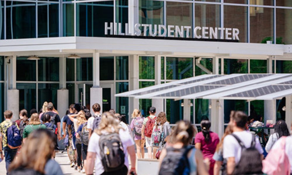 UAB tops 22,000 students for the first time in its history and features its largest and most academically accomplished freshman class. (UAB News)