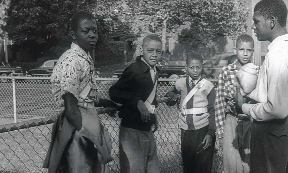 Washington DC, USA, 1951. Student traffic controllers are waiting to be deployment at an intersection in Washinton DC. (Photo iStockphoto / NNPA)
