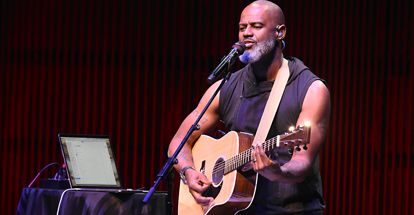Brian McKnight at the Ordway Center for Performing Arts (photo by: Nagashia Jackson)