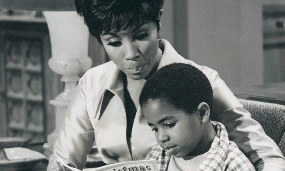 Carroll starred as nurse Julia Baker in “Julia,” the hit NBC show that aired from 1968 to 1971. The program aired on NBC from 1968 to 1971. (Photo: NBC Television / Wikimedia Commons)