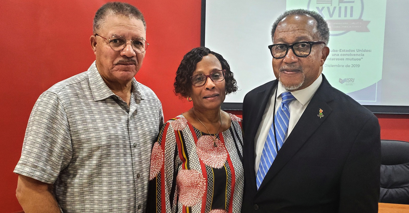 Pictured, left to right: Dean DeWayne Wickman of Morgan State University, Dr. Tony Draper, Publisher of The Afro, and Dr. Benjamin F. Chavis, Jr., President and CEO of the National Newspaper Publishers Association.