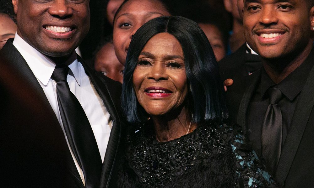 Cicely Tyson, pictured with Wintley Phipps (left) and Larenz Tate (right). (PHOTO: Dream In Color Photography / NNPA)