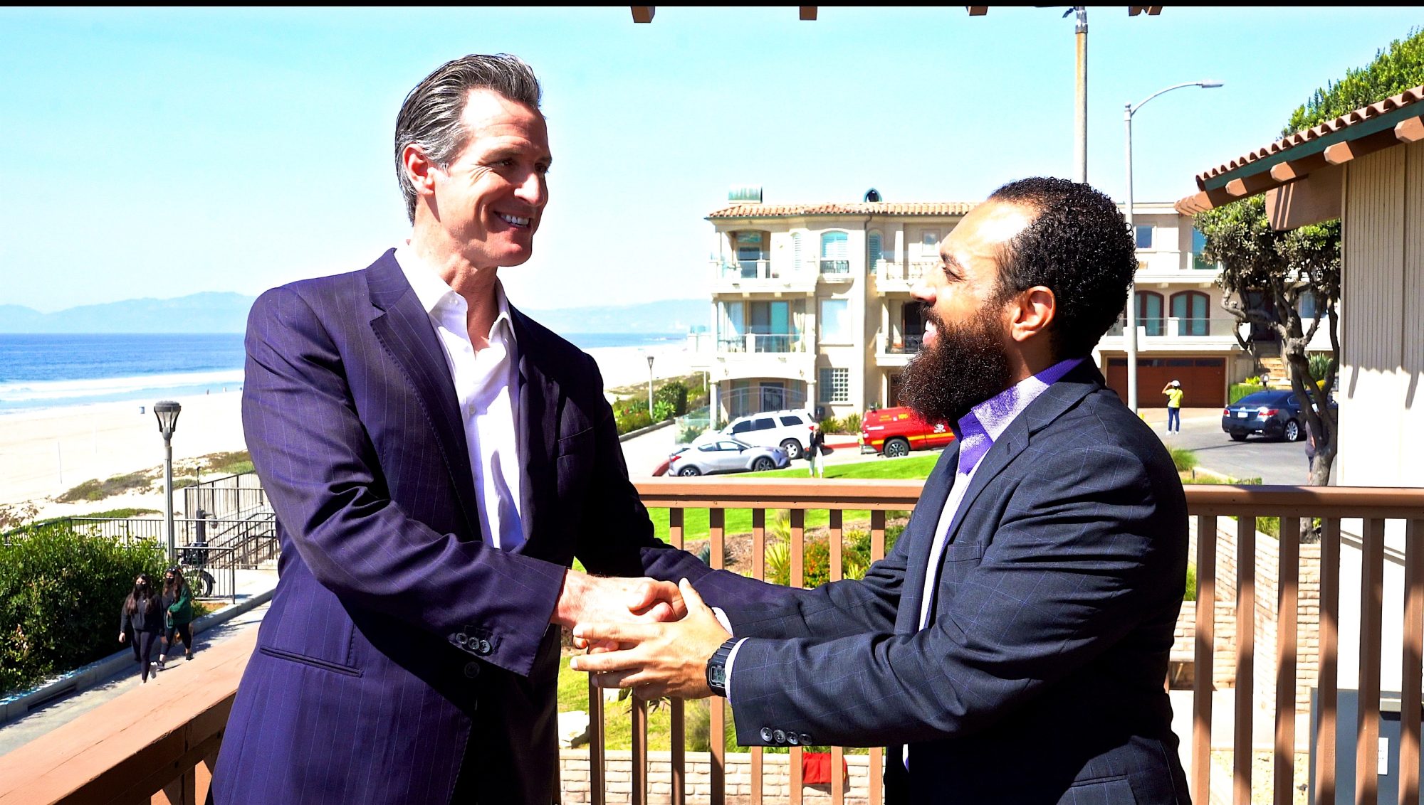 California Governor Gavin Newsom greets Los Angeles Sentinel Managing Editor Brandon I. Brooks for the exclusive one-on-one interview. (E. Mesiyah McGinnis/L.A. Sentinel)