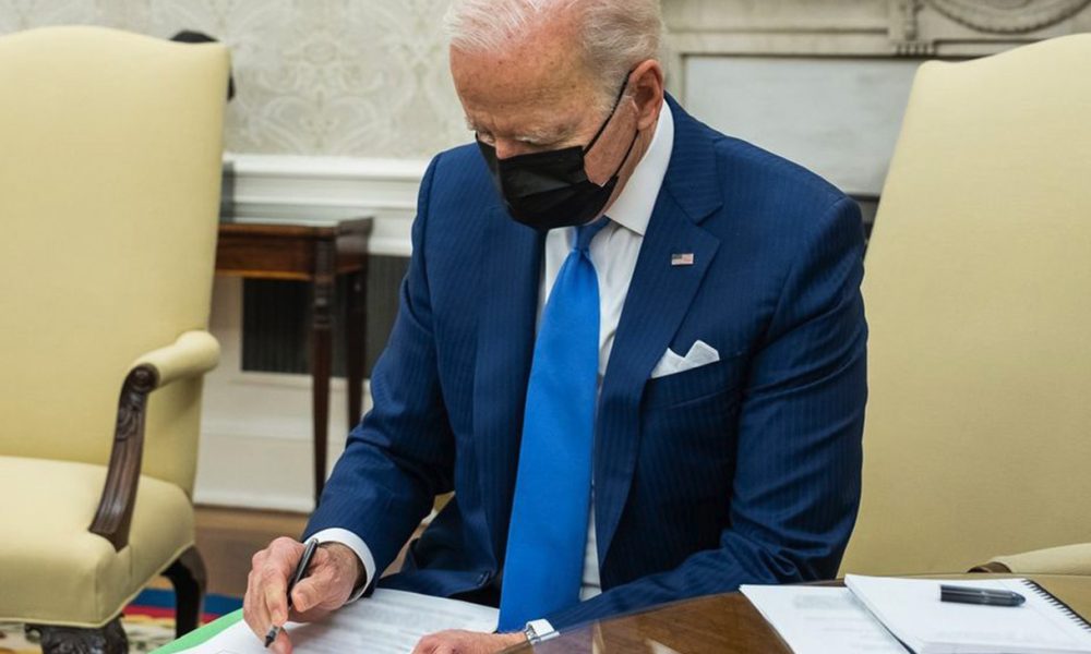 On the second anniversary of Floyd’s death, President Joe Biden plans to issue an executive order on police reform, which administration officials say will establish new rules for the use of force by federal law enforcement officers.