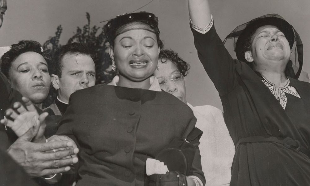 Mourners at Emmett Till’s funeral. (Photo: David Mann, Smithsonian Libraries and Archives)