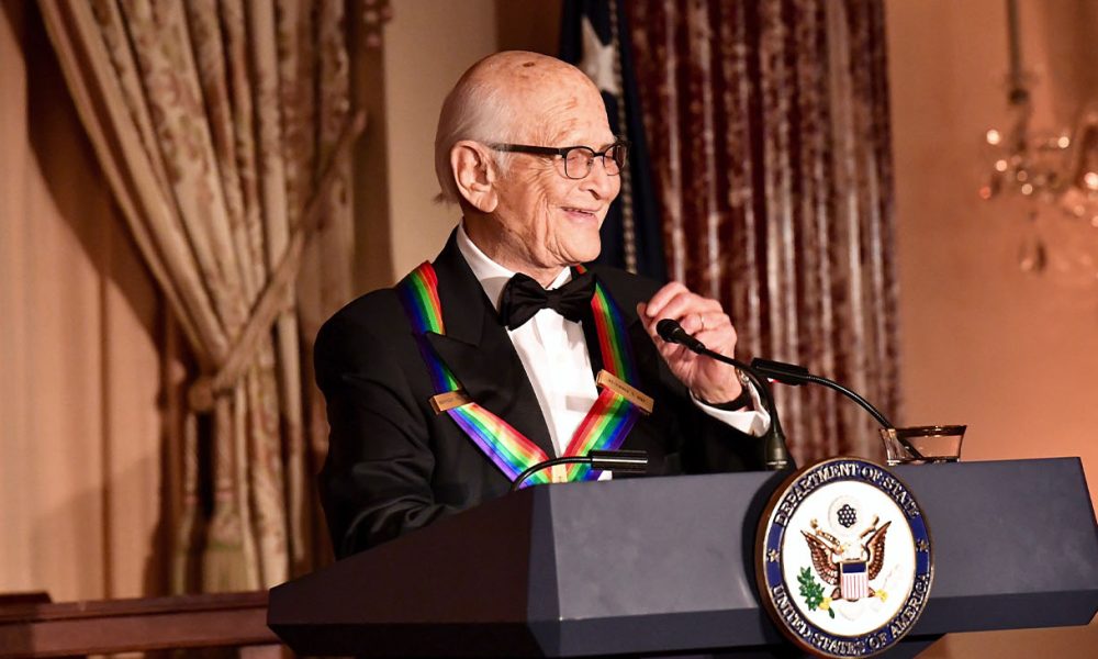 Norman Lear, 2017 Kennedy Center Honoree delivers remarks after receiving his Kennedy Center Honor medal at the Kennedy Center Honor Dinner at the U.S. Department of State in Washington, D.C. on December 2, 2017. (Photo: U.S. State Department Photo / Public Domain)