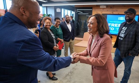 This National Small Business Week, Vice President Kamala Harris met with small business owners and entrepreneurs in Atlanta who are taking advantage of the Administration’s resources to help launch and scale their businesses. We’re committed to making sure small businesses have the support they need to thrive. (Photo: @whitehouse on Instagram)