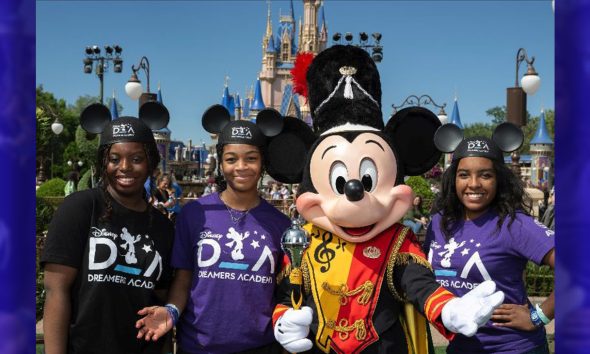 Disney Dreamer Academy Mickey Mouse and Students