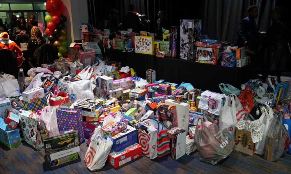 The 100 Black Men of Chicago, Inc., a non-profit organization, will host their 26th Annual Holiday Toy Drive on Saturday, Dec. 14, 2024, from 6 p.m. to 12 a.m. at the Hyatt Regency Grand Ballroom, located at 151 E. Wacker Drive, Chicago, IL 60601. Tickets are available via Ticket Falcon.