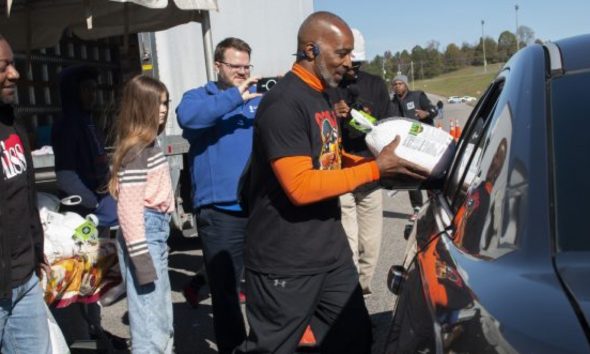 Lane Harper, executive director of the Power of Life Foundation and an officer with the Birmingham Police Department (BPD) during the Foundation’s Fifth Annual Thanksgiving Turkey Giveaway in Fultondale, Alabama. (Marika N. Johnson, For The Birmingham Times)