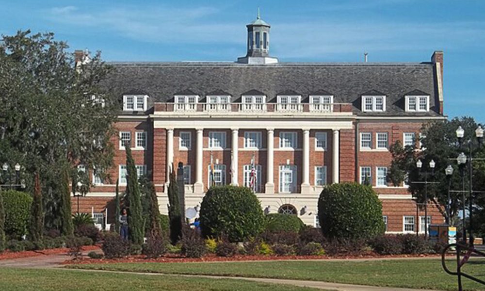 Tallahassee, Florida: Florida A&M University: Lee Hall (Wikimedia Commons / Photo by Ebyabe)
