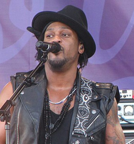 Singer D'Angelo performing at Pori Jazz festival in Pori, Finland. (Wikimedia Commons / Photo by Roquai)