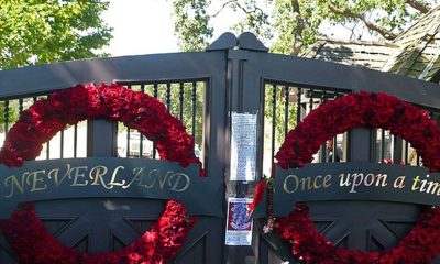 Neverland Ranch's gates. (Wikimedia Commons /Photo by Shazari)