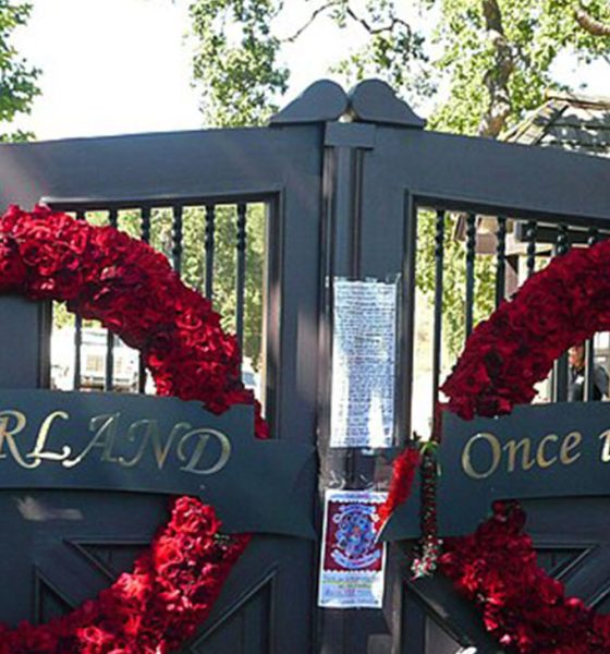 Neverland Ranch's gates. (Wikimedia Commons /Photo by Shazari)