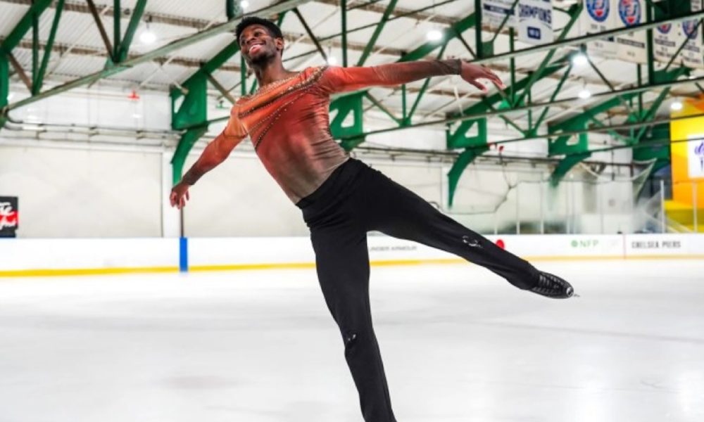 Emmanuel Savary performing with Ice Theatre of New York. (Photo Credit: Hideki Aono)