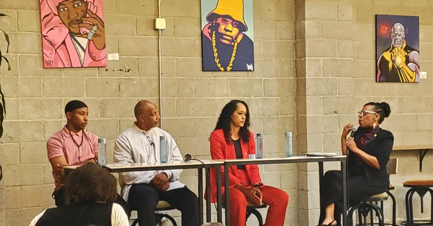 At Hella Bees venue in Oakland, Congresswoman Lateefah Simon Moderates the “A Voice for the People,” panel discussion. From left are: community advocates Dante Jones, Vincent O’ Bannon, San Francisco District Attorney Brooke Jenkins and Congresswoman Lateefah Simon. Photo by Carla Thomas.
